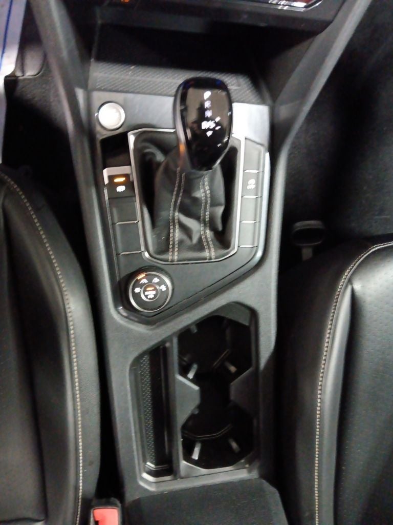 2022 Volkswagen Tiguan SE - Photo 24