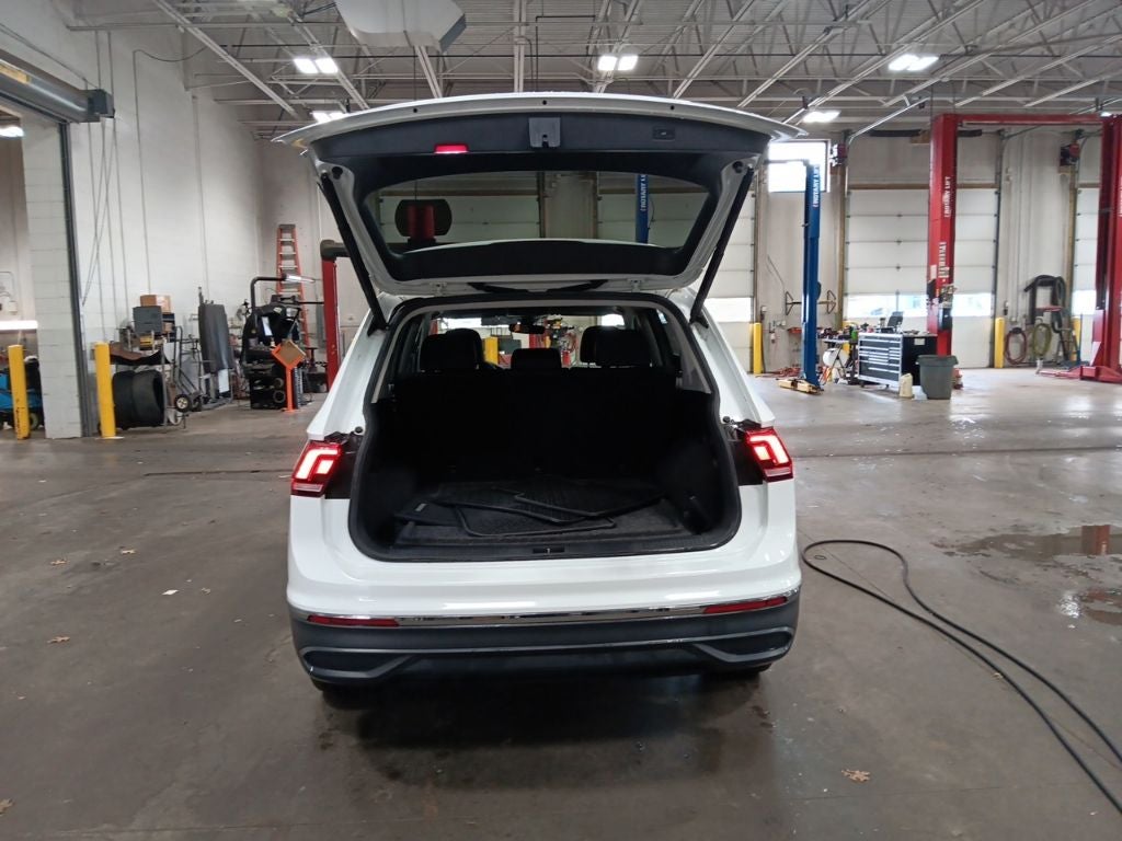 2022 Volkswagen Tiguan SE - Photo 35