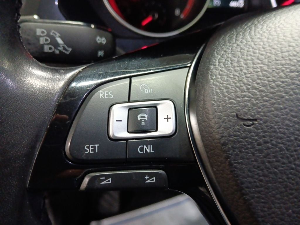 2018 Volkswagen Tiguan 2.0T SEL