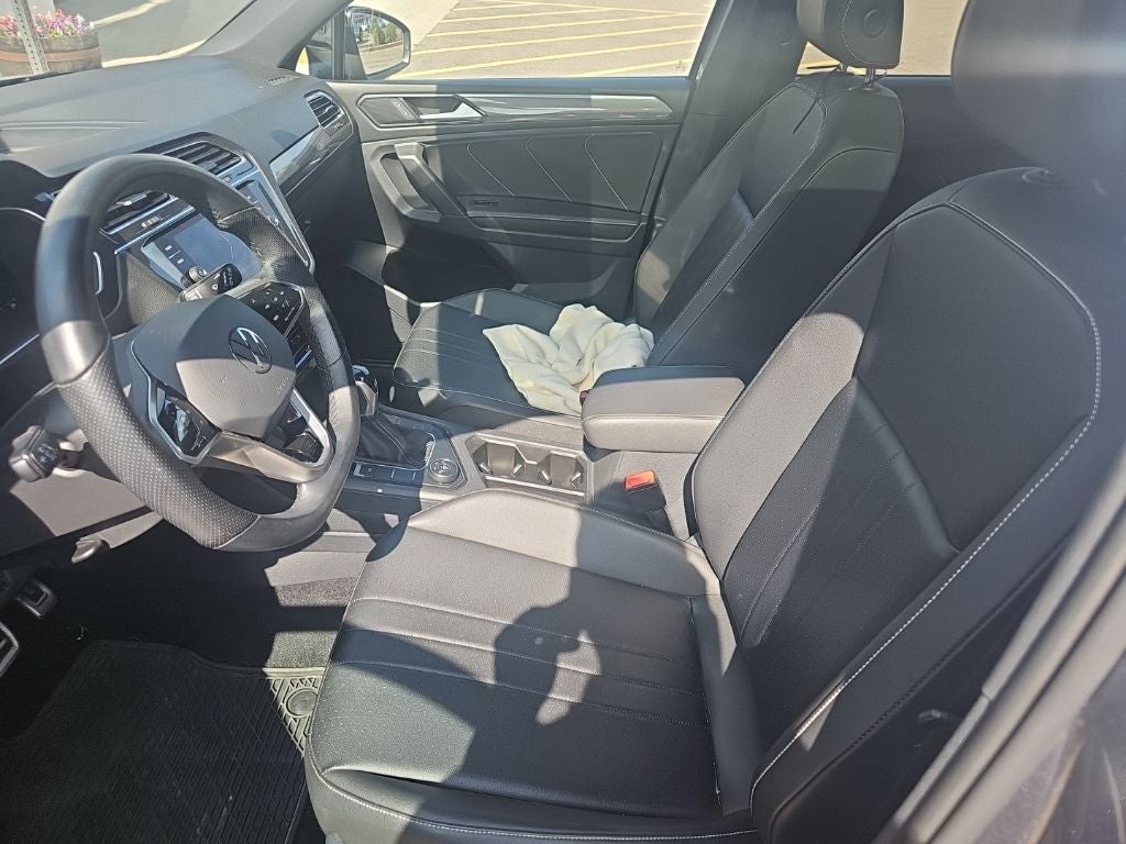 2022 Volkswagen Tiguan 2.0T SE R-Line Black