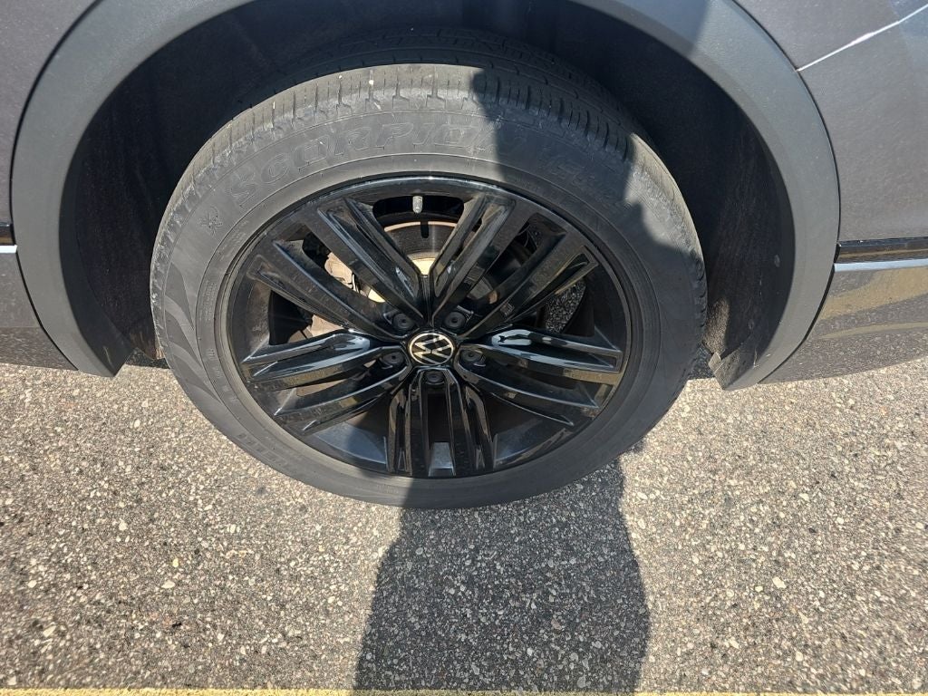 2022 Volkswagen Tiguan 2.0T SE R-Line Black