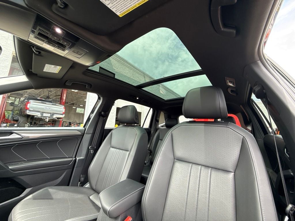 2024 Volkswagen Tiguan 2.0T SE R-Line Black