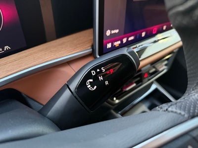 2025 Volkswagen Tiguan 2.0T SEL R-Line