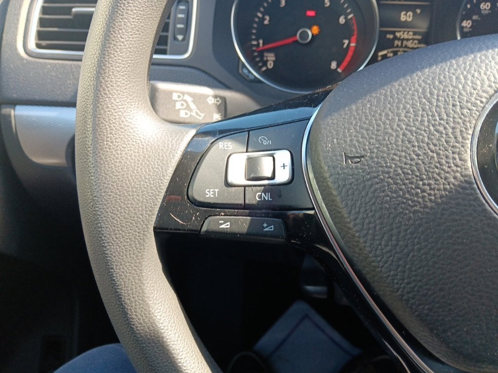 2017 Volkswagen Jetta S - Photo 19