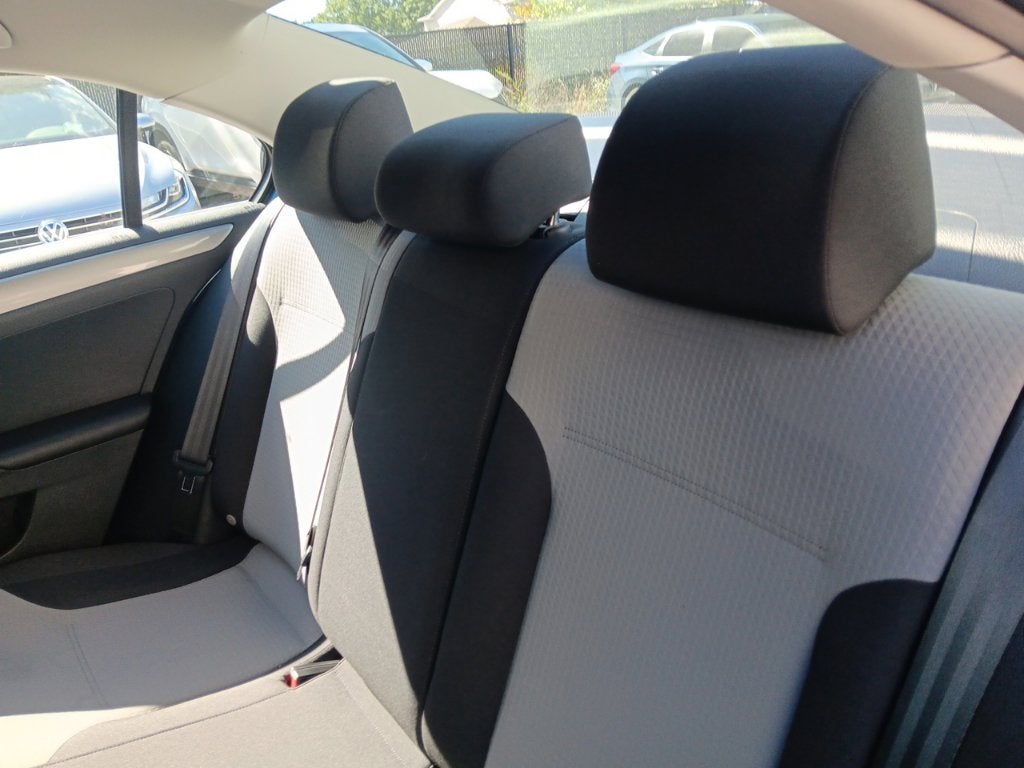 2017 Volkswagen Jetta S - Photo 29