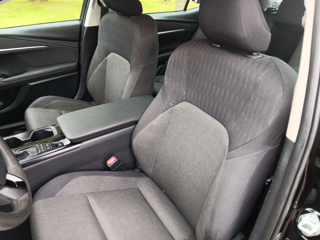 2025 Toyota Camry LE HYBRID