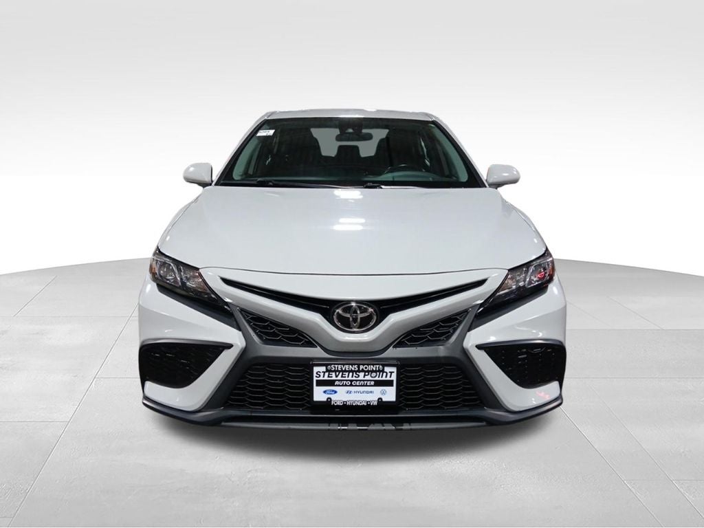 2022 Toyota Camry SE - Photo 10