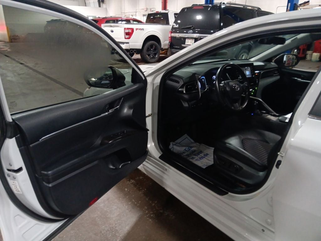 2022 Toyota Camry SE - Photo 12