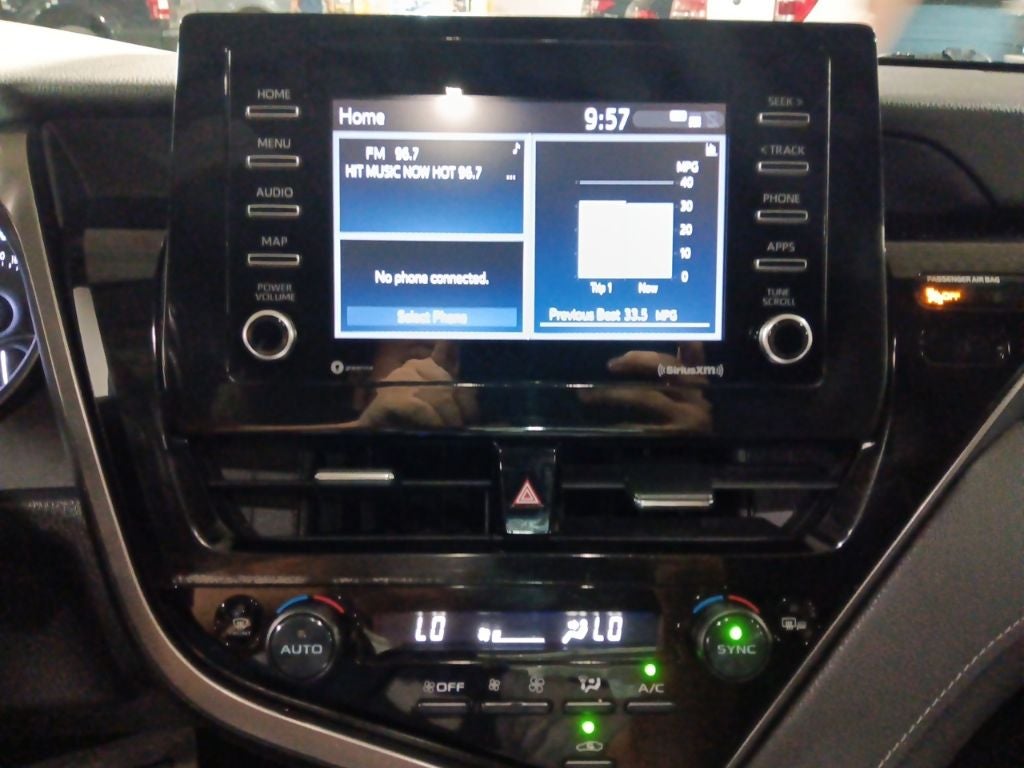 2022 Toyota Camry SE - Photo 20