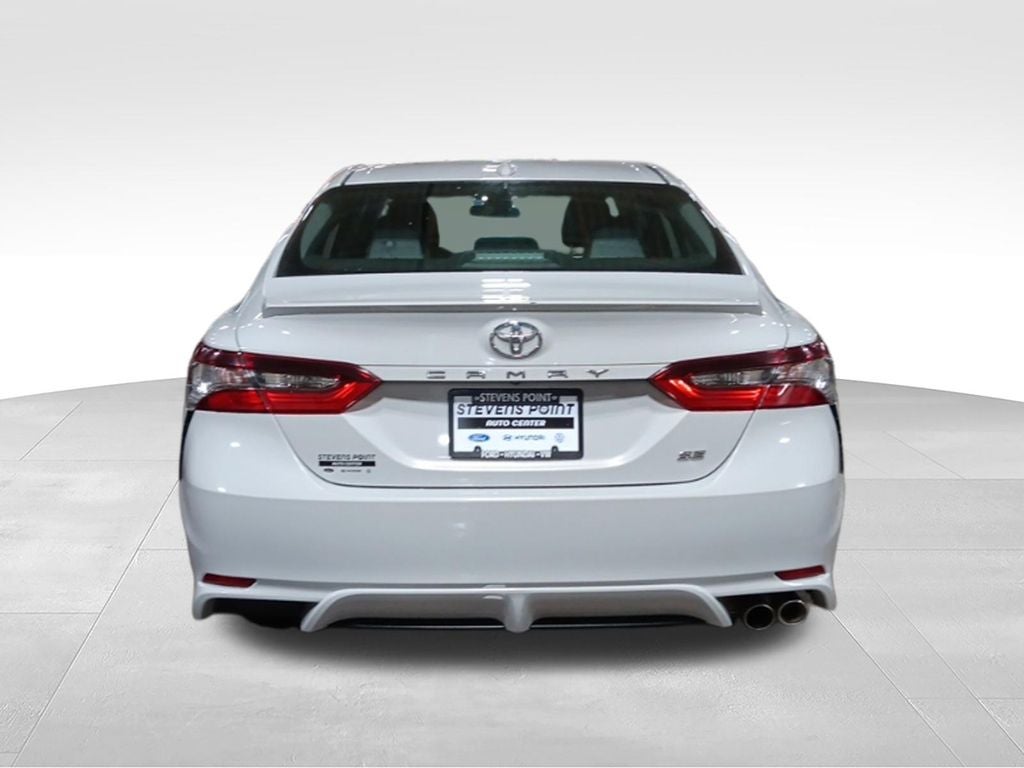 2022 Toyota Camry SE - Photo 6
