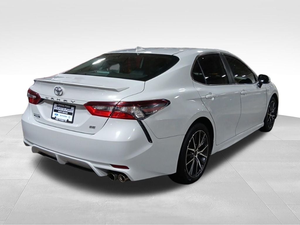 2022 Toyota Camry SE - Photo 7
