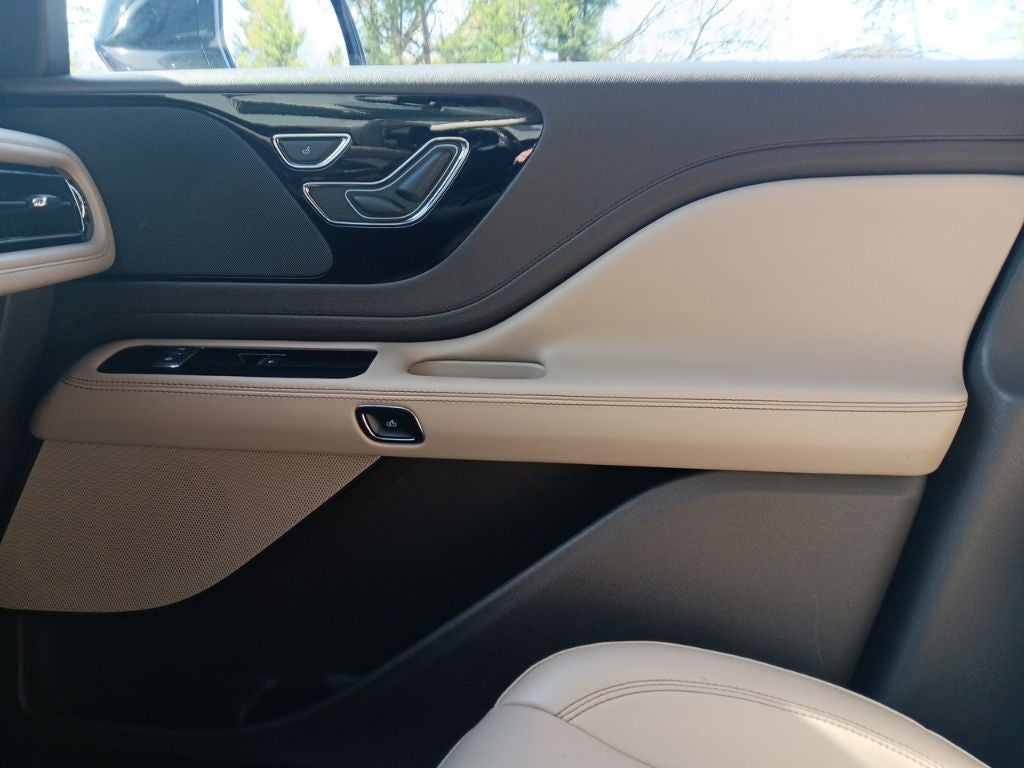 2022 Lincoln Aviator Standard