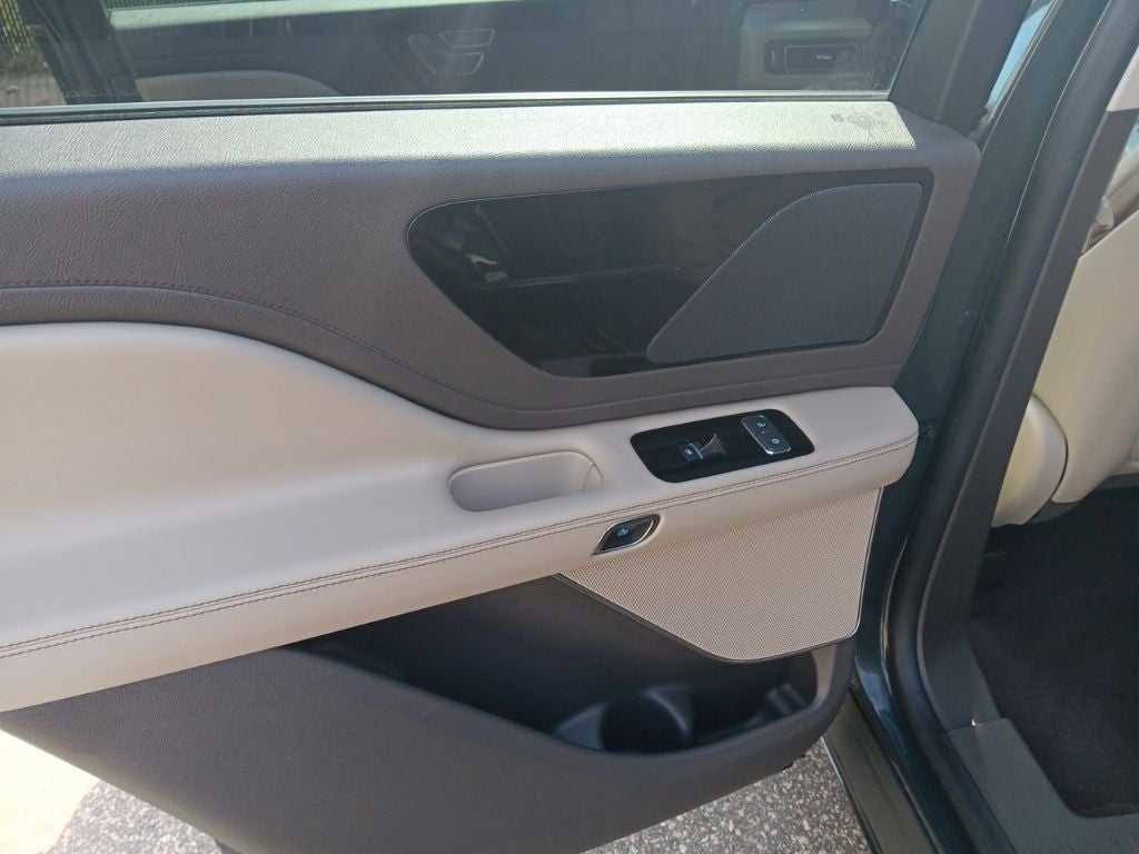 2022 Lincoln Aviator Standard