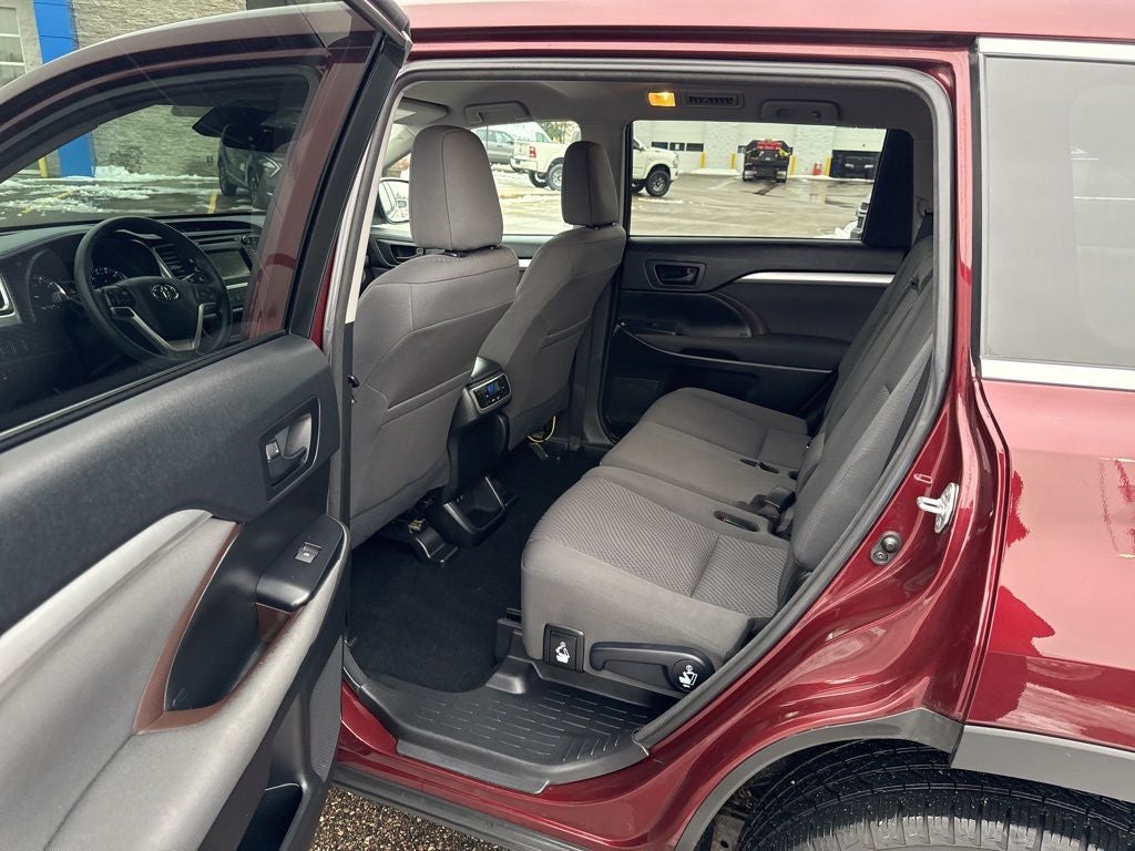 2017 Toyota Highlander LE