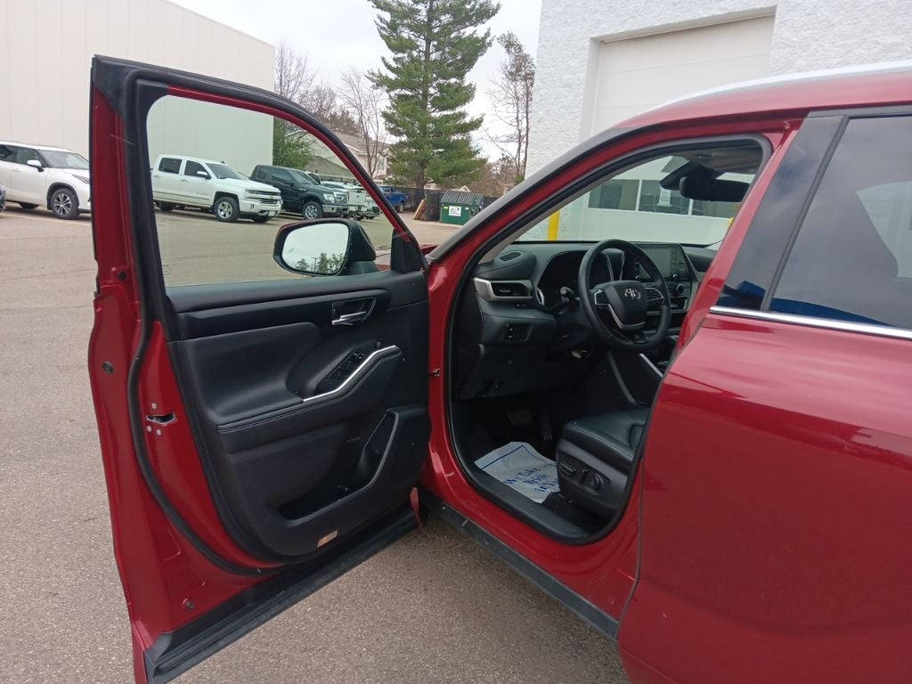 2022 Toyota Highlander XLE