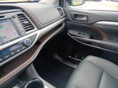2019 Toyota Highlander SE