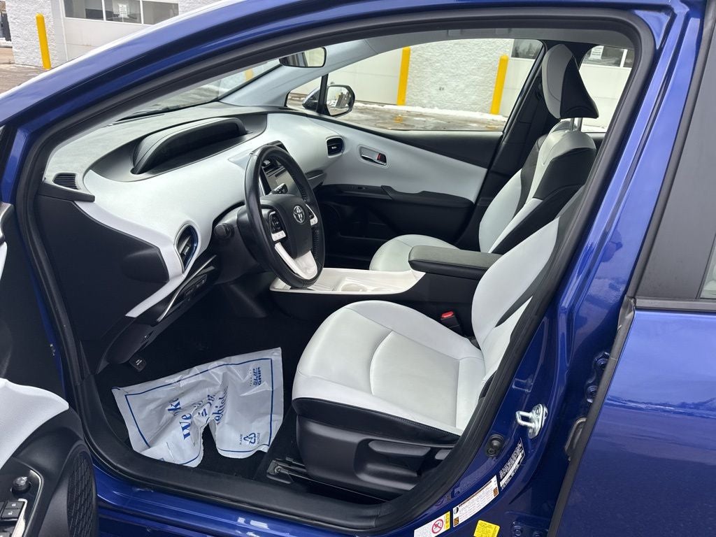 2017 Toyota Prius Three Touring