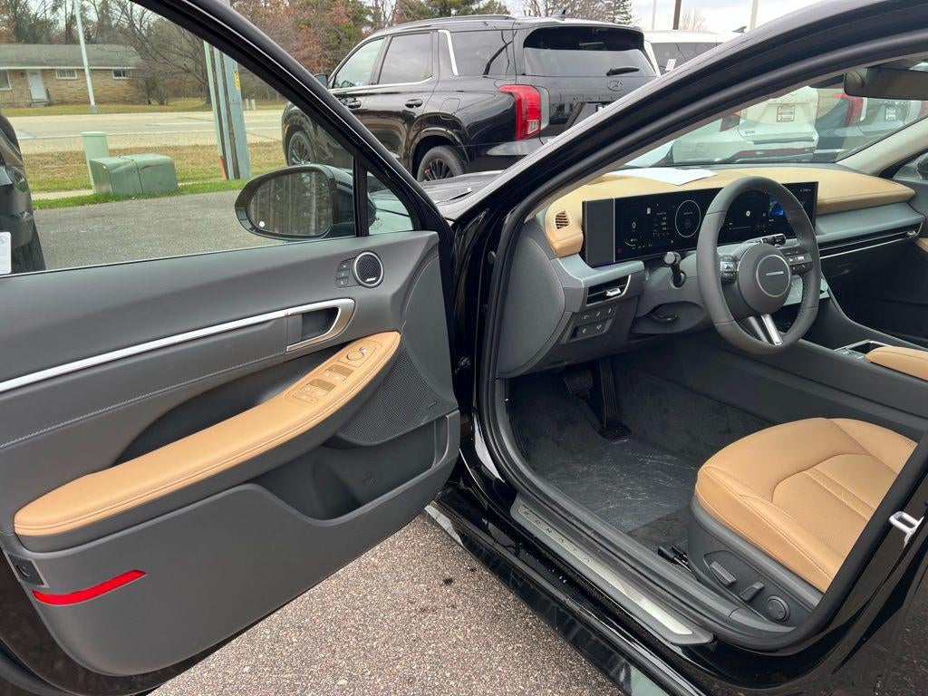 2025 Hyundai Sonata Hybrid Limited