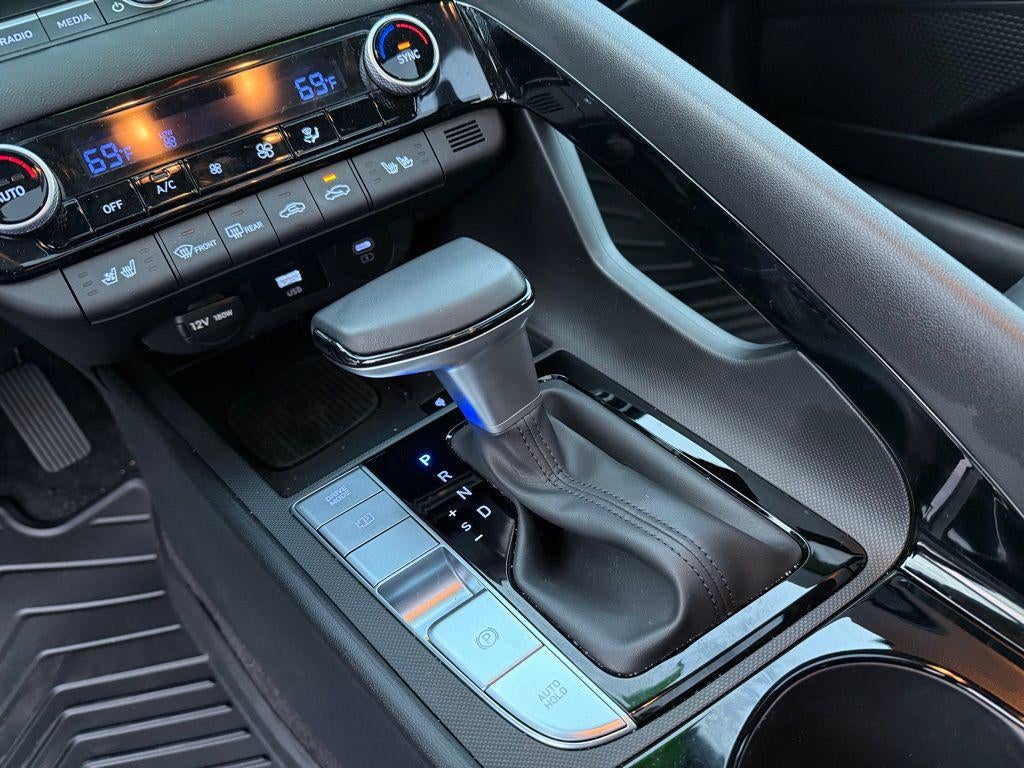 2025 Hyundai Elantra Hybrid Limited