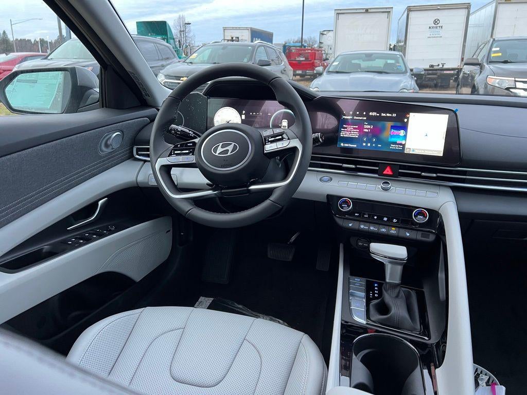 2025 Hyundai Elantra Limited