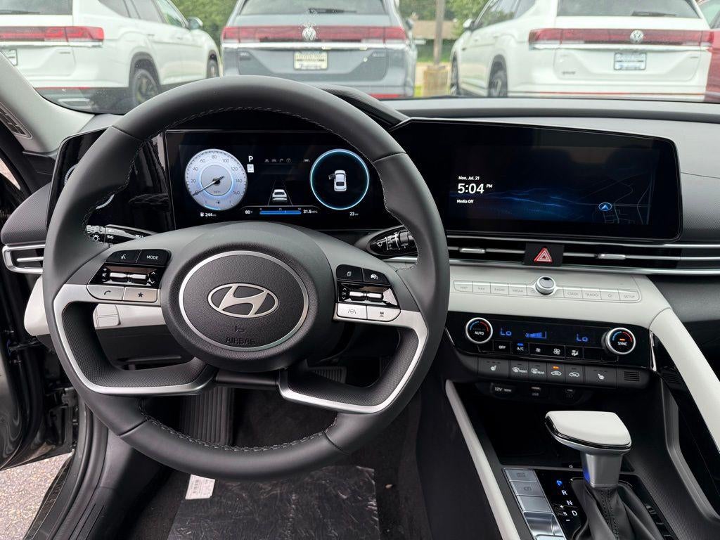 2025 Hyundai Elantra Limited