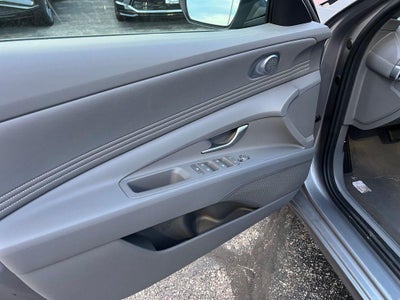 2025 Hyundai Elantra SEL Convenience