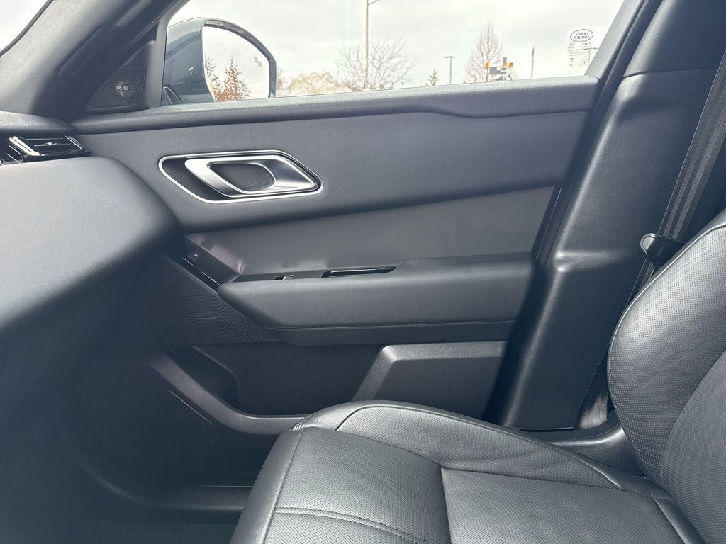 2025 Land Rover Range Rover Velar Dynamic SE