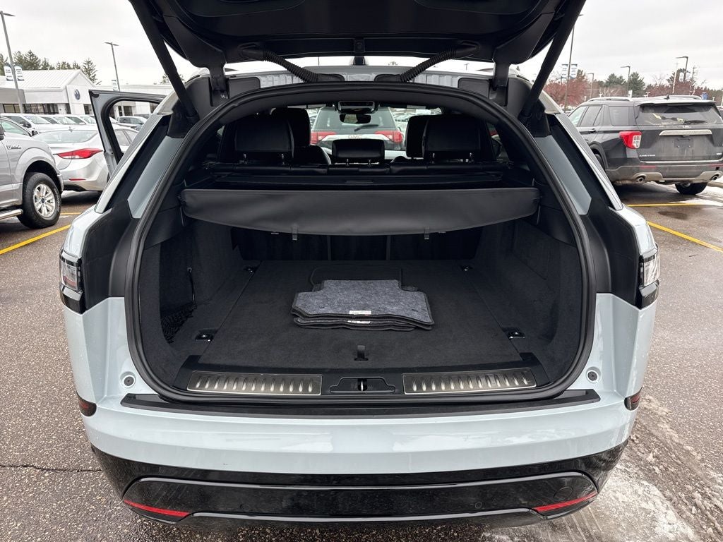 2025 Land Rover Range Rover Velar Dynamic SE