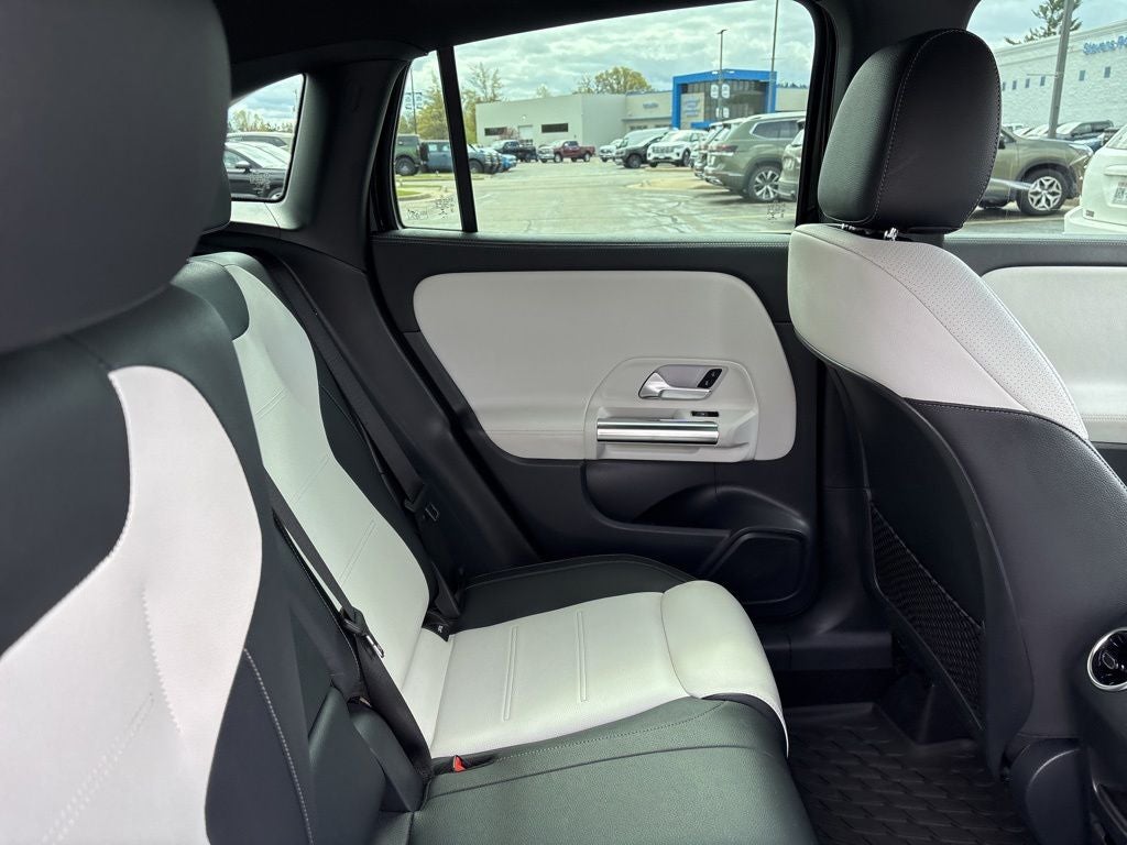 2022 Mercedes-Benz GLA Base