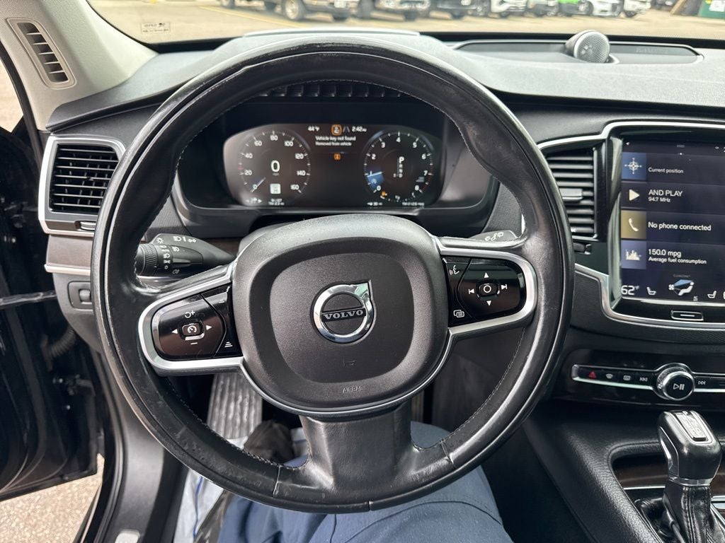 2016 Volvo XC90 T6 Momentum