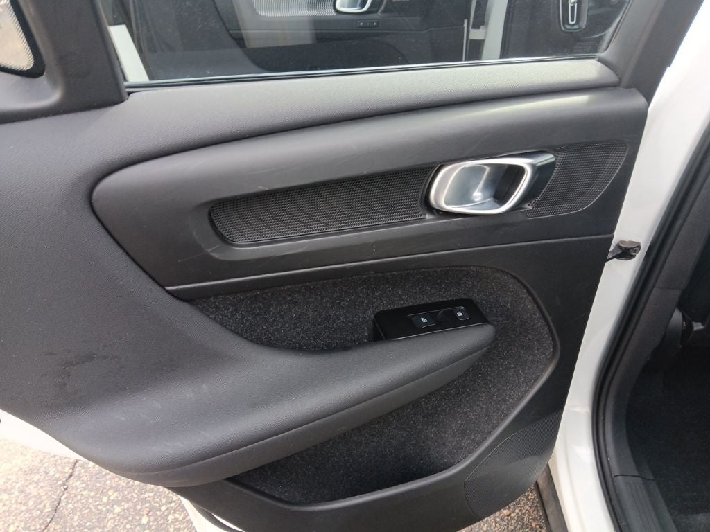 2021 Volvo XC40 Recharge Pure Electric P8