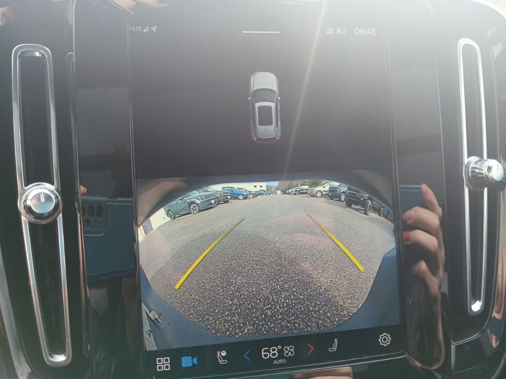 2021 Volvo XC40 Recharge Pure Electric P8